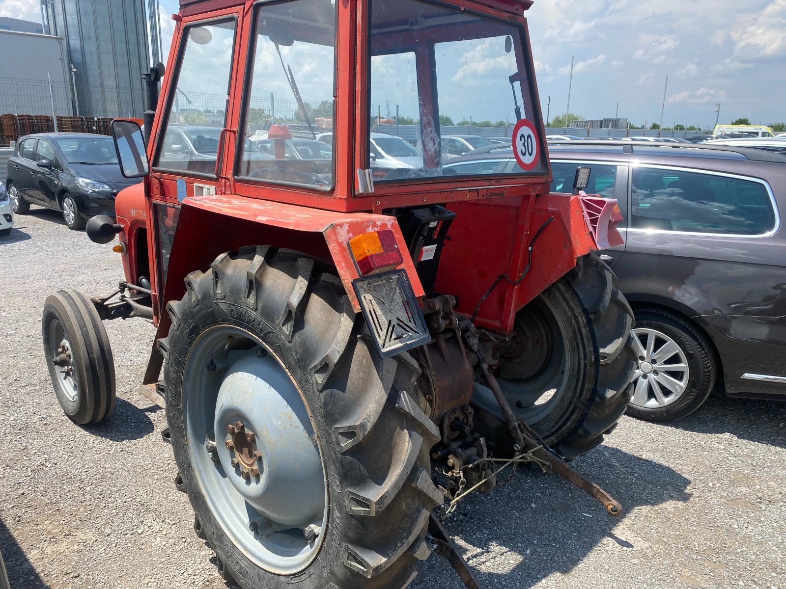 Трактор IMT 533 Deluxe, снимка 2 - Селскостопанска техника - 55119120