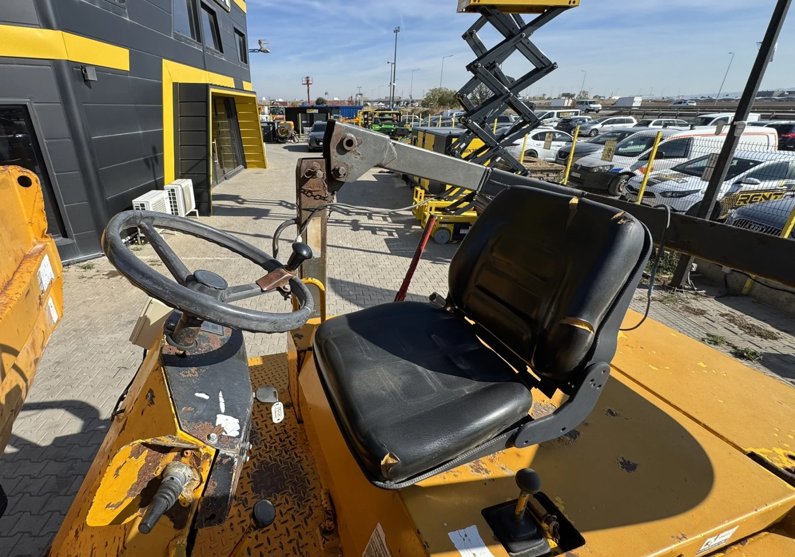 ������ �� ������� ��������� ������ Thwaites 9T | Mobile.bg � ����������� 14
