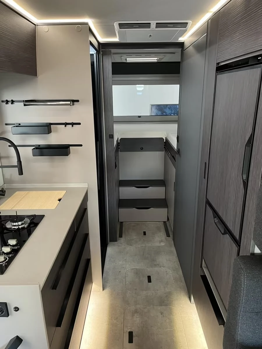 Кемпер Mobilvetta Admiral 2026 Fiat Duacto, снимка 6 - Каравани и кемпери - 54079660