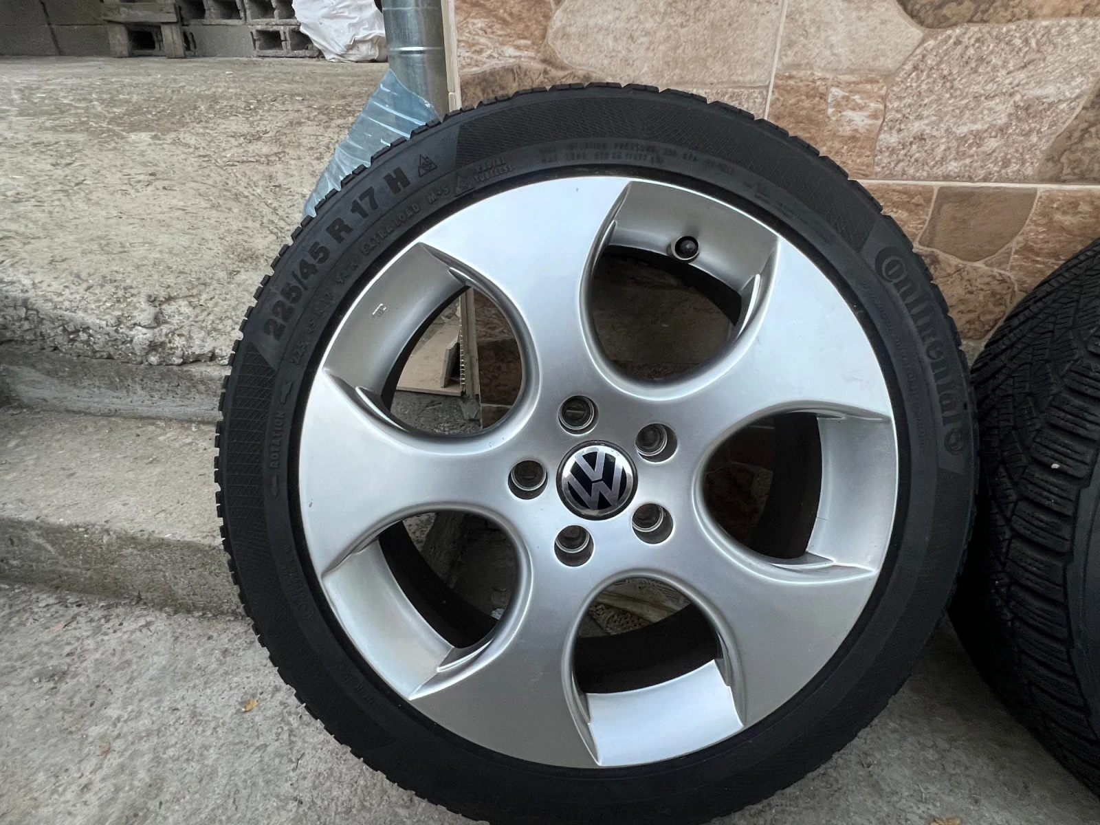    225/45R17  VW Golf | Mobile.bg   3