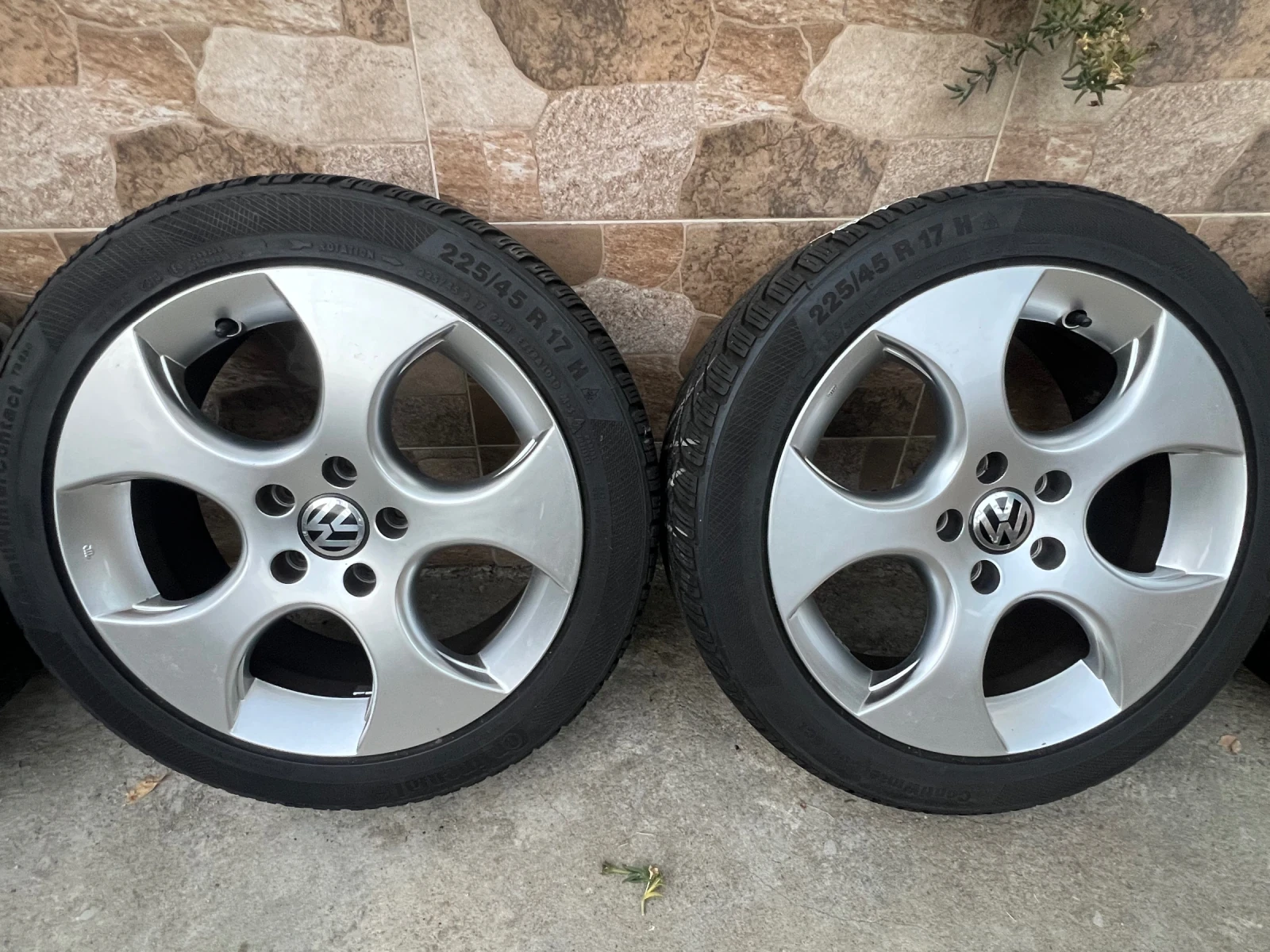    225/45R17  VW Golf | Mobile.bg   2