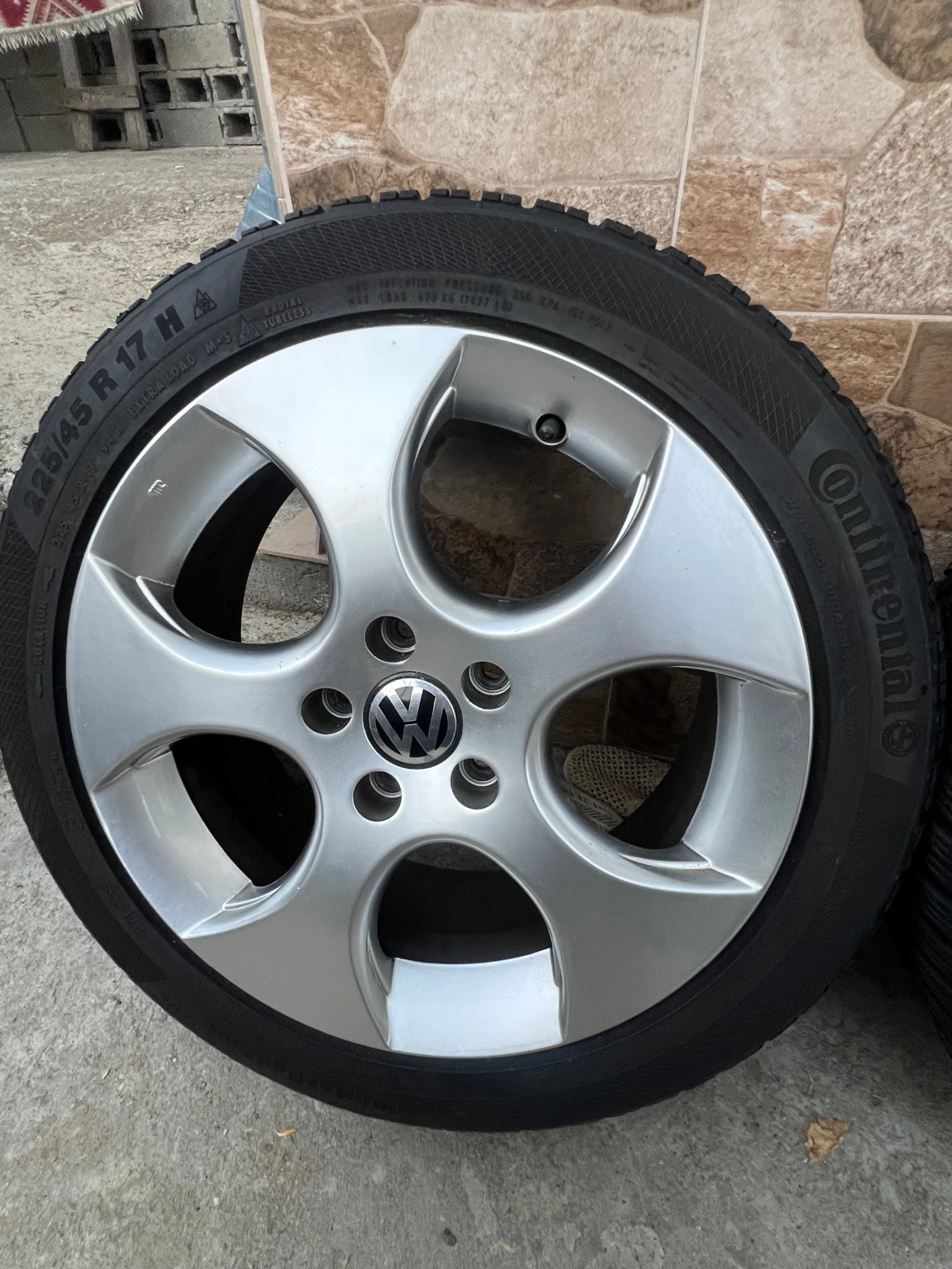    225/45R17  VW Golf | Mobile.bg   5