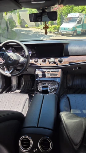 Mercedes-Benz E 300, снимка 16