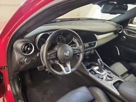 Alfa Romeo Giulia * VELOCE * 2.0T * 2023 * CARFAX * , снимка 10
