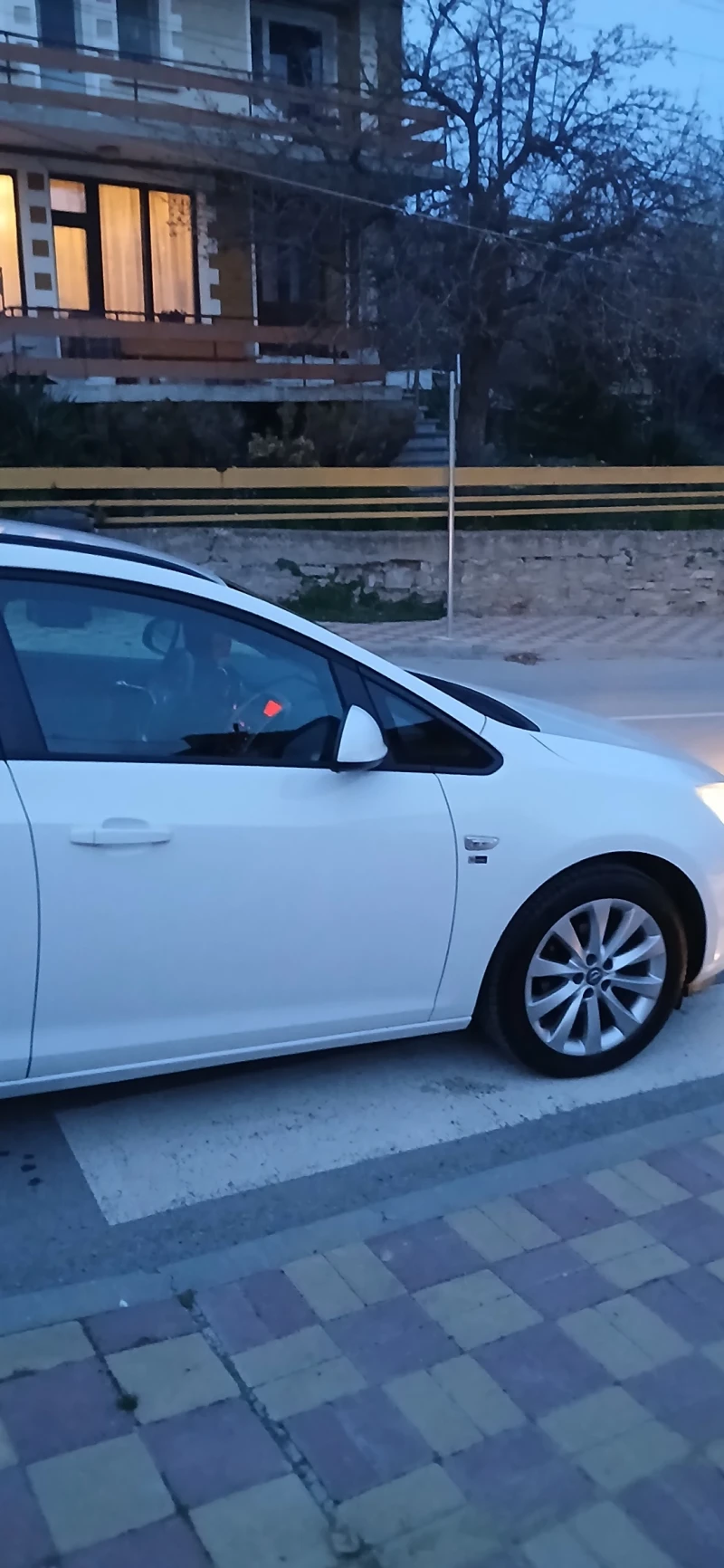 Opel Astra 1.4 бензин/120к.с/турбо/LPG, снимка 4 - Автомобили и джипове - 51065942