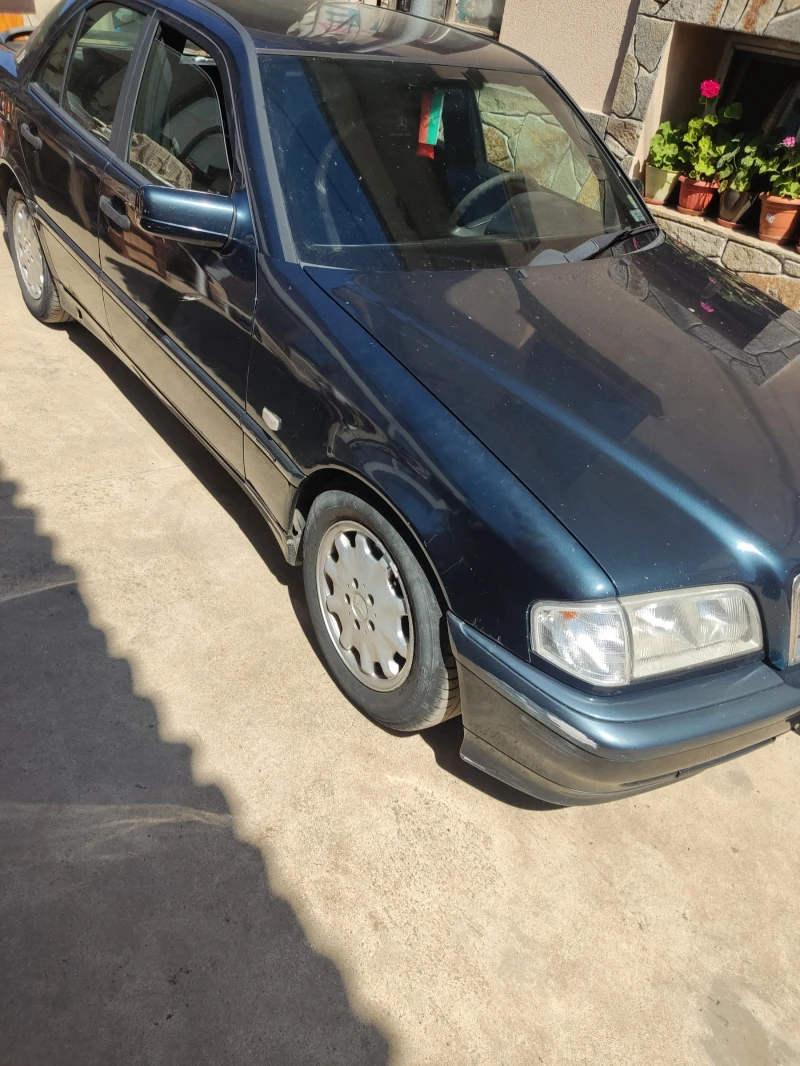 Mercedes-Benz C 200, снимка 2 - Автомобили и джипове - 49095938