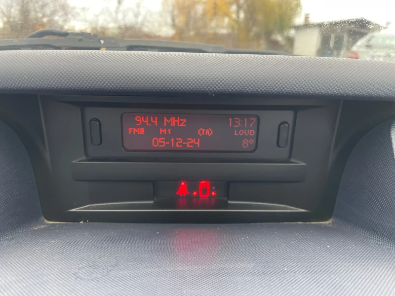 Peugeot 1007 1.6i Automat, снимка 13 - Автомобили и джипове - 48235754