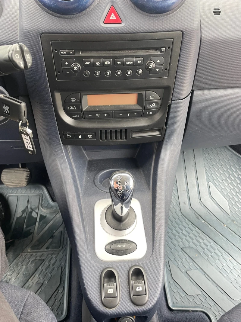 Peugeot 1007 1.6i Automat, снимка 12 - Автомобили и джипове - 48235754