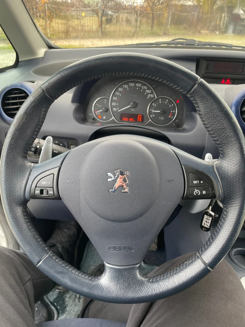 Peugeot 1007 1.6i Automat, снимка 10 - Автомобили и джипове - 48235754