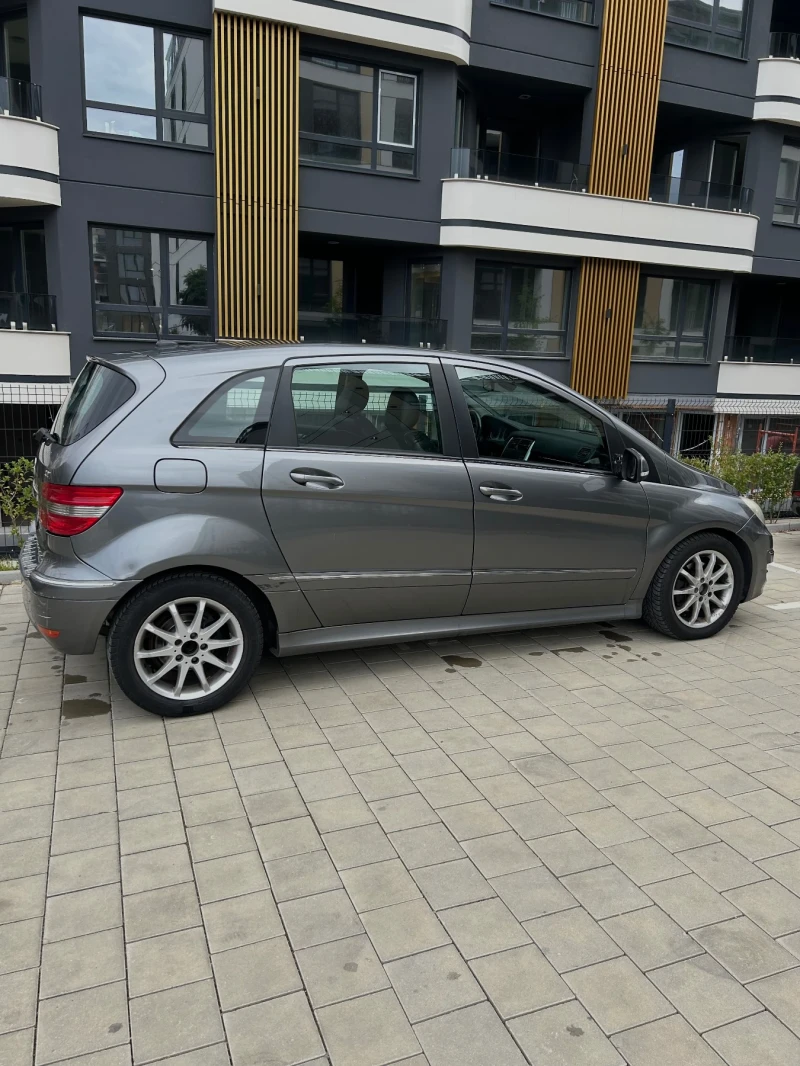 Mercedes-Benz B 200, снимка 2 - Автомобили и джипове - 52640777