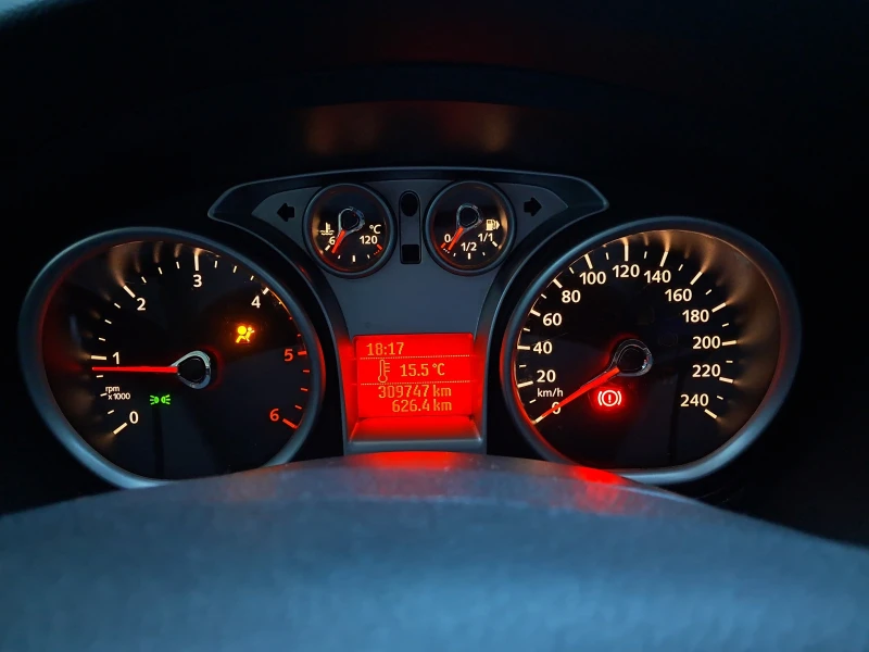 Ford Focus 2.0 TDCI, снимка 11 - Автомобили и джипове - 52212330