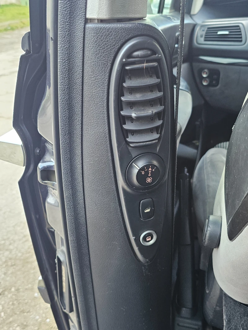 Citroen C8 2.0-HDI, снимка 10 - Автомобили и джипове - 53091564