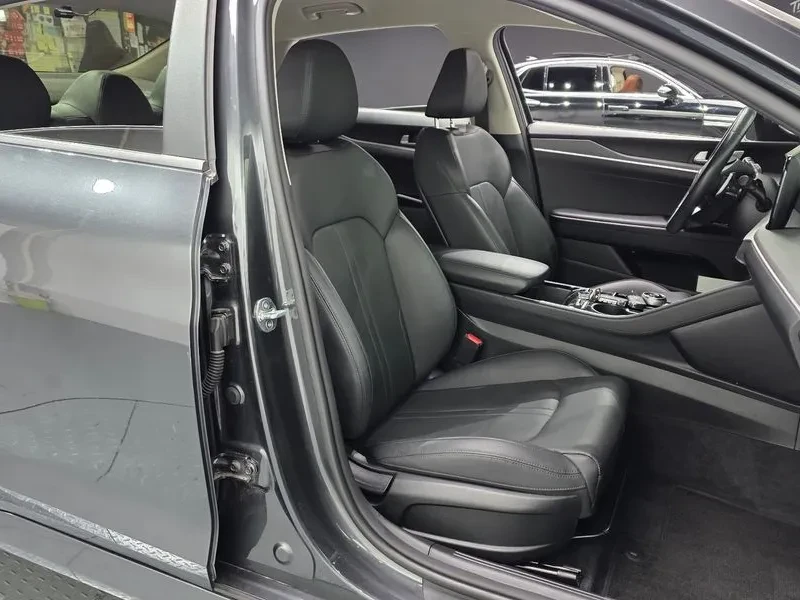 Kia K5 2.0/PRESTIGE/ПОДГРЕВ/ОБДУХВАНЕ/KEYLESS, снимка 10 - Автомобили и джипове - 56699677