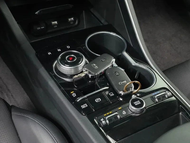 Kia K5 2.0/PRESTIGE/ПОДГРЕВ/ОБДУХВАНЕ/KEYLESS, снимка 9 - Автомобили и джипове - 56699677