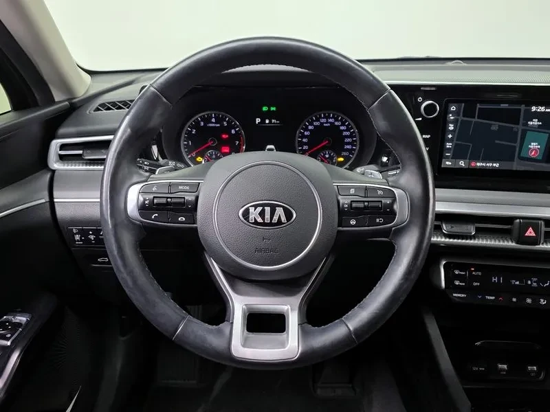 Kia K5 2.0/PRESTIGE/ПОДГРЕВ/ОБДУХВАНЕ/KEYLESS, снимка 13 - Автомобили и джипове - 56699677