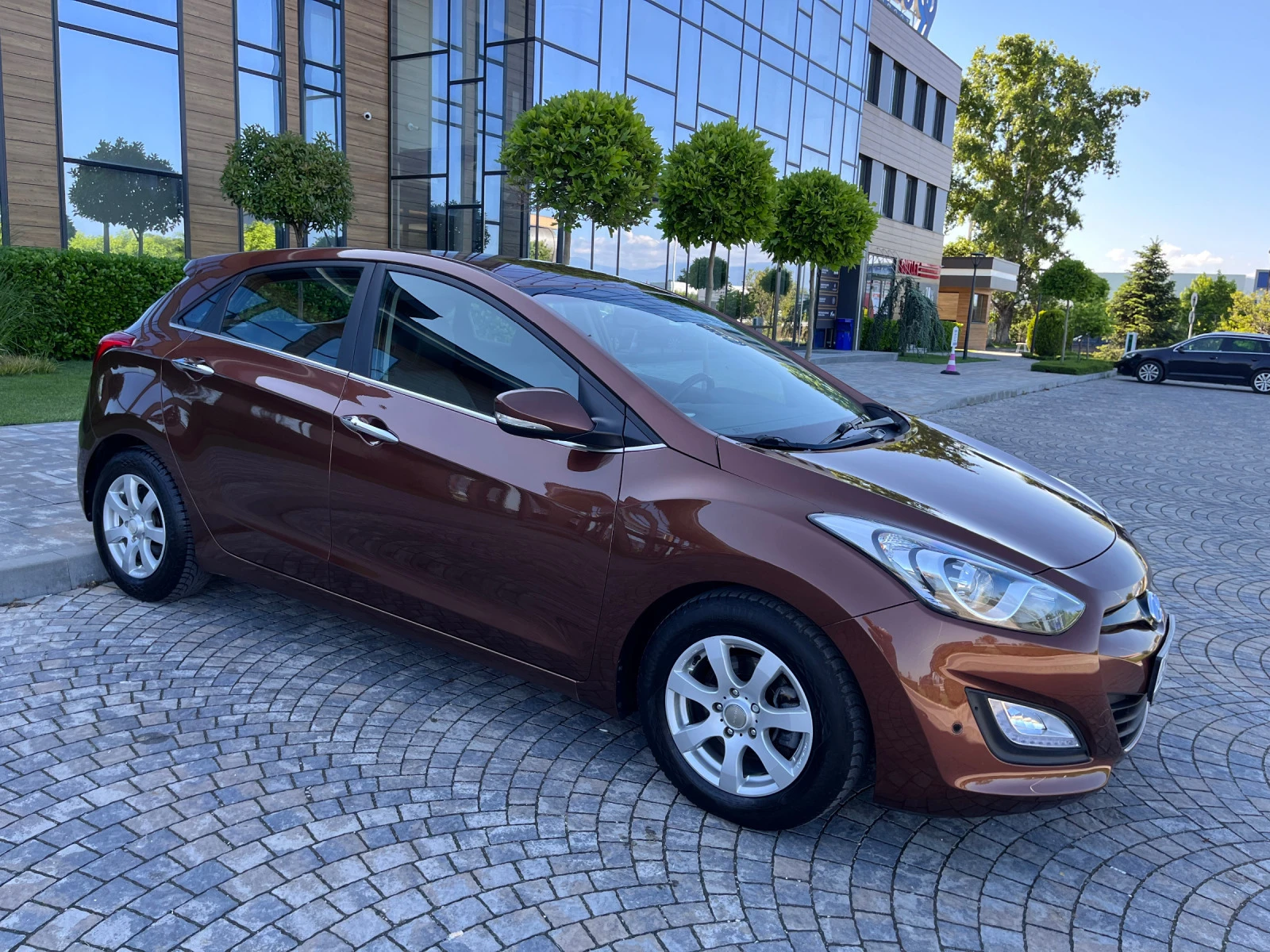 Hyundai I30 1.6i 181хил.км.Сервизна книжка Всички екстри!!! - изображение 3