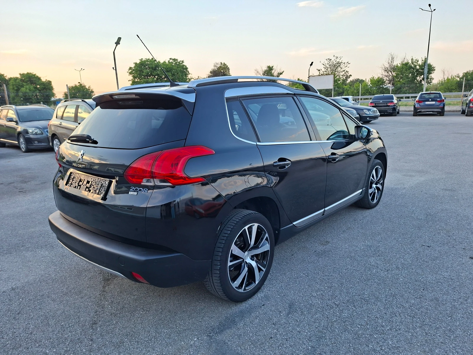 Peugeot 2008 1.6HDI EU6 ALLURE - изображение 3
