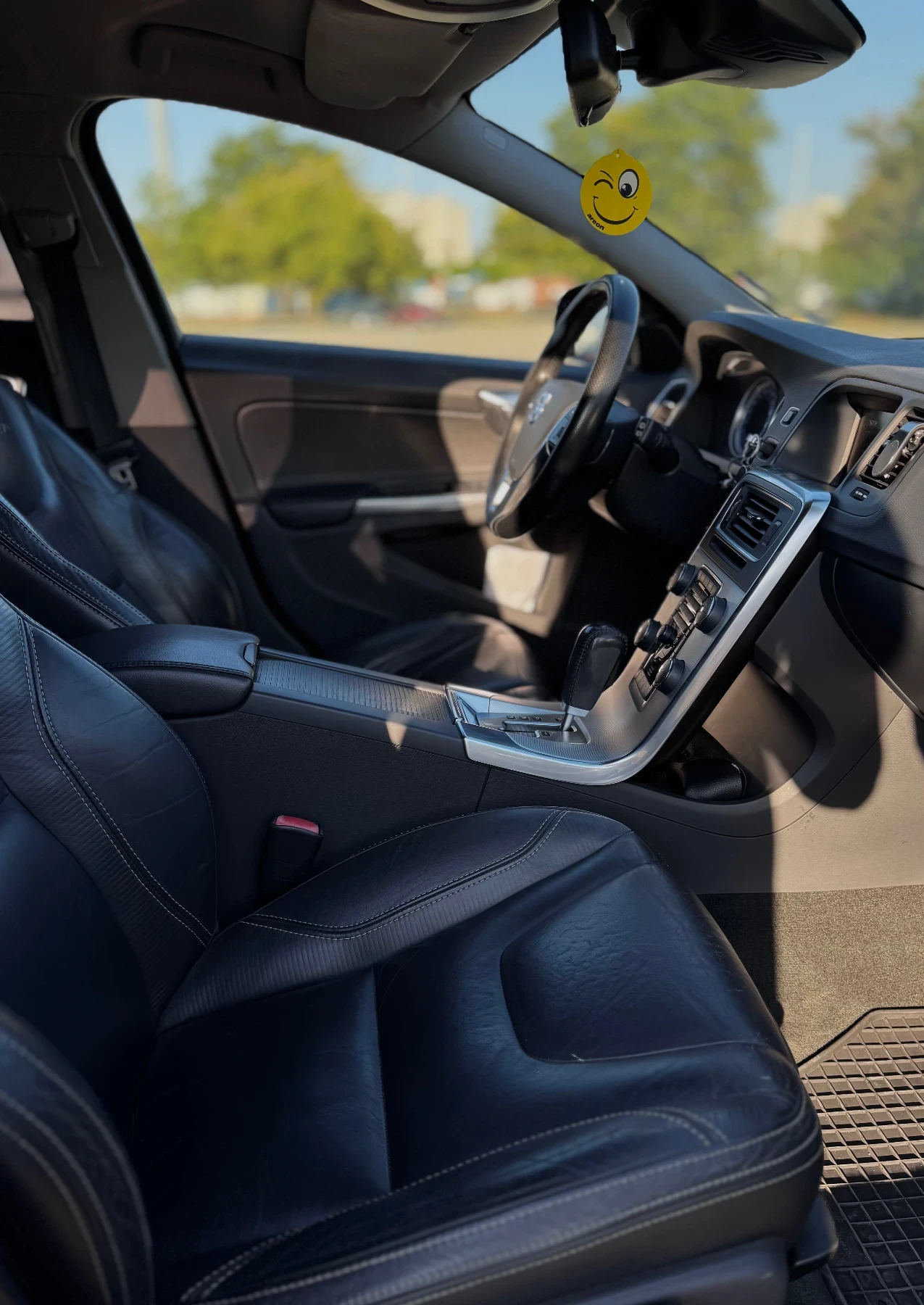 Volvo V60 2.4 TDI R-design - изображение 6