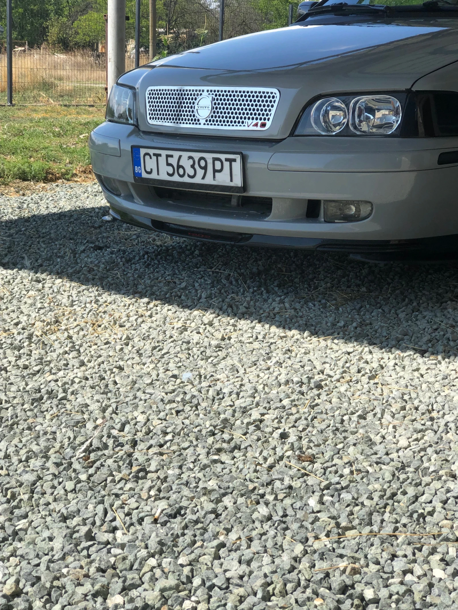 Volvo V40  - изображение 2