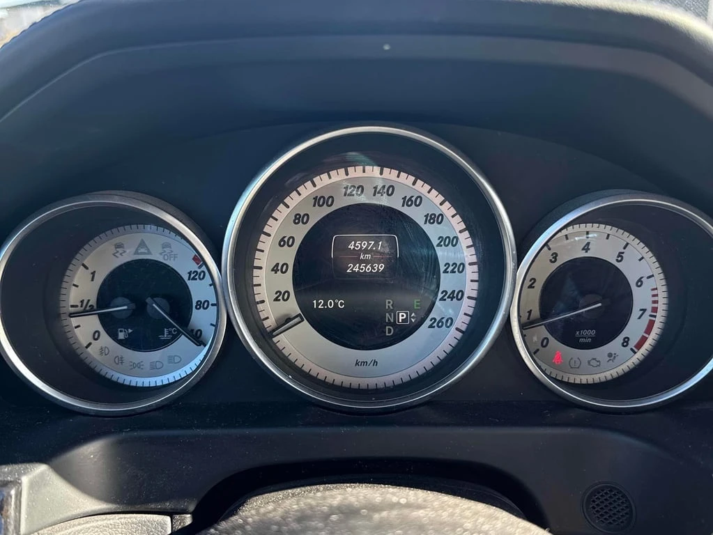 Mercedes-Benz E 400 * CARFAX * БЕЗ ПЪРВОНАЧАЛНА ВНОСКА - изображение 8