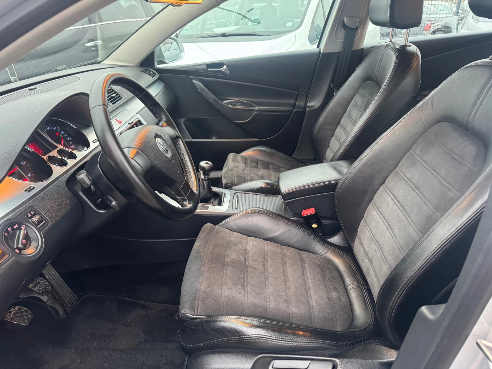 VW Passat 1.9TDI HIGHLINE KLIMATR 157000km - изображение 6