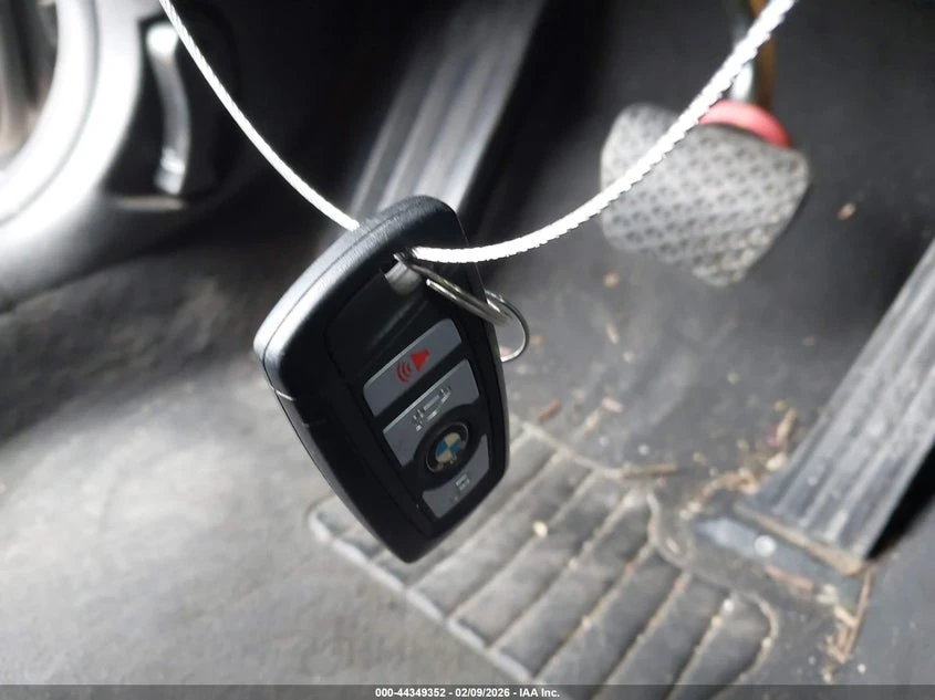 BMW 320 2.0l I xDrive, снимка 11 - Автомобили и джипове - 53744055