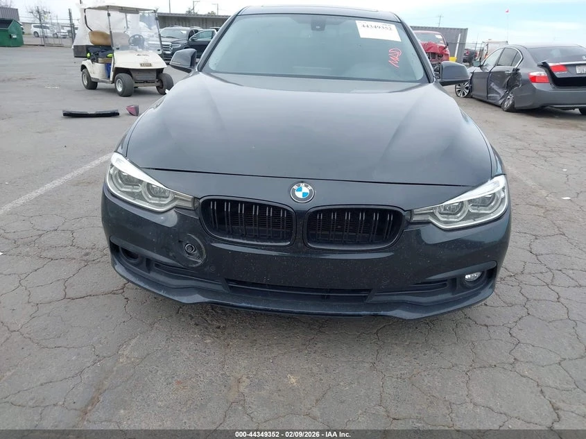 BMW 320 2.0l I xDrive, снимка 13 - Автомобили и джипове - 53744055