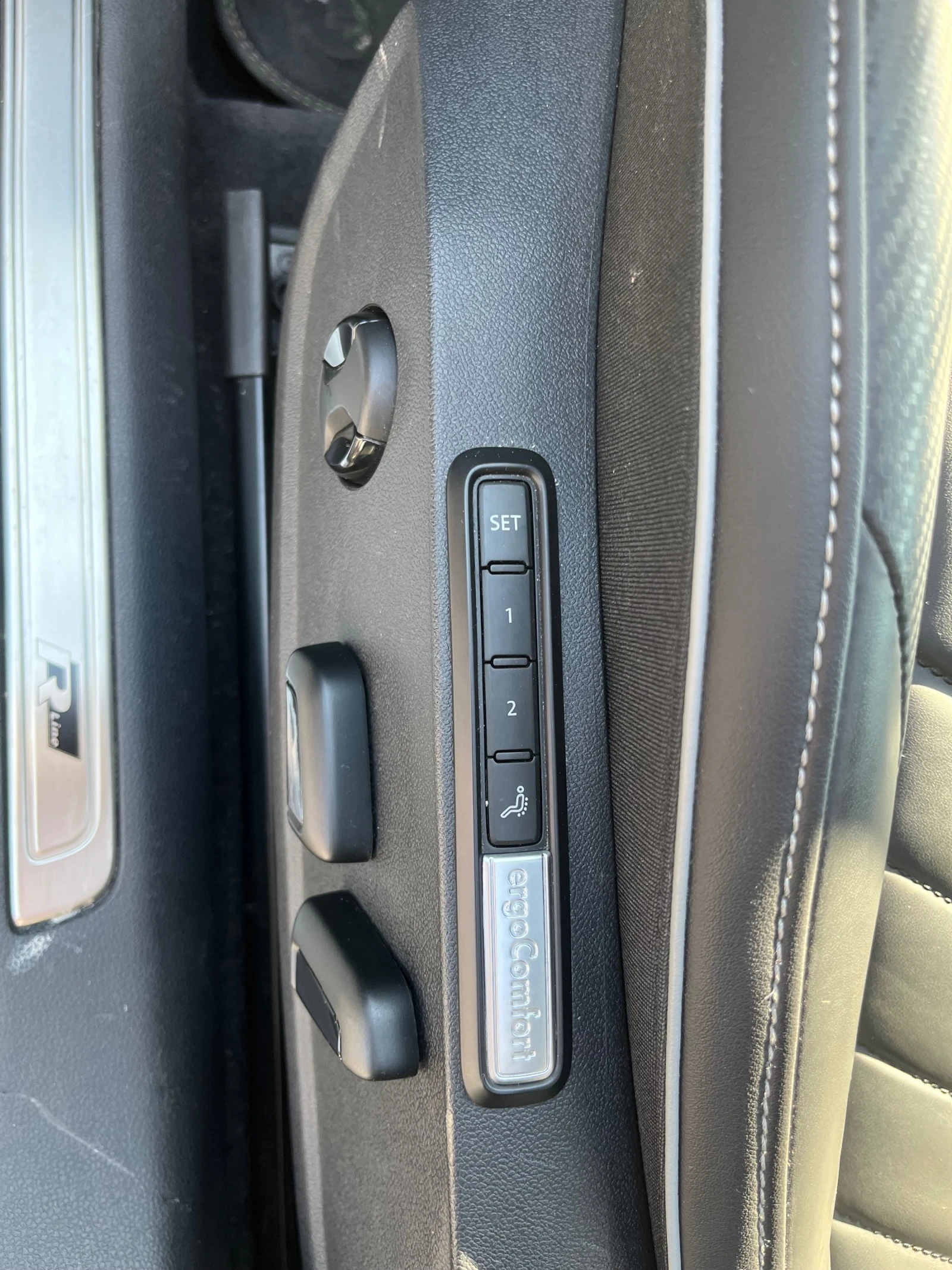 VW Arteon R-line 4x4 113000 км* Head-up* ПЕЧКА * 360 , снимка 14 - Автомобили и джипове - 54174164