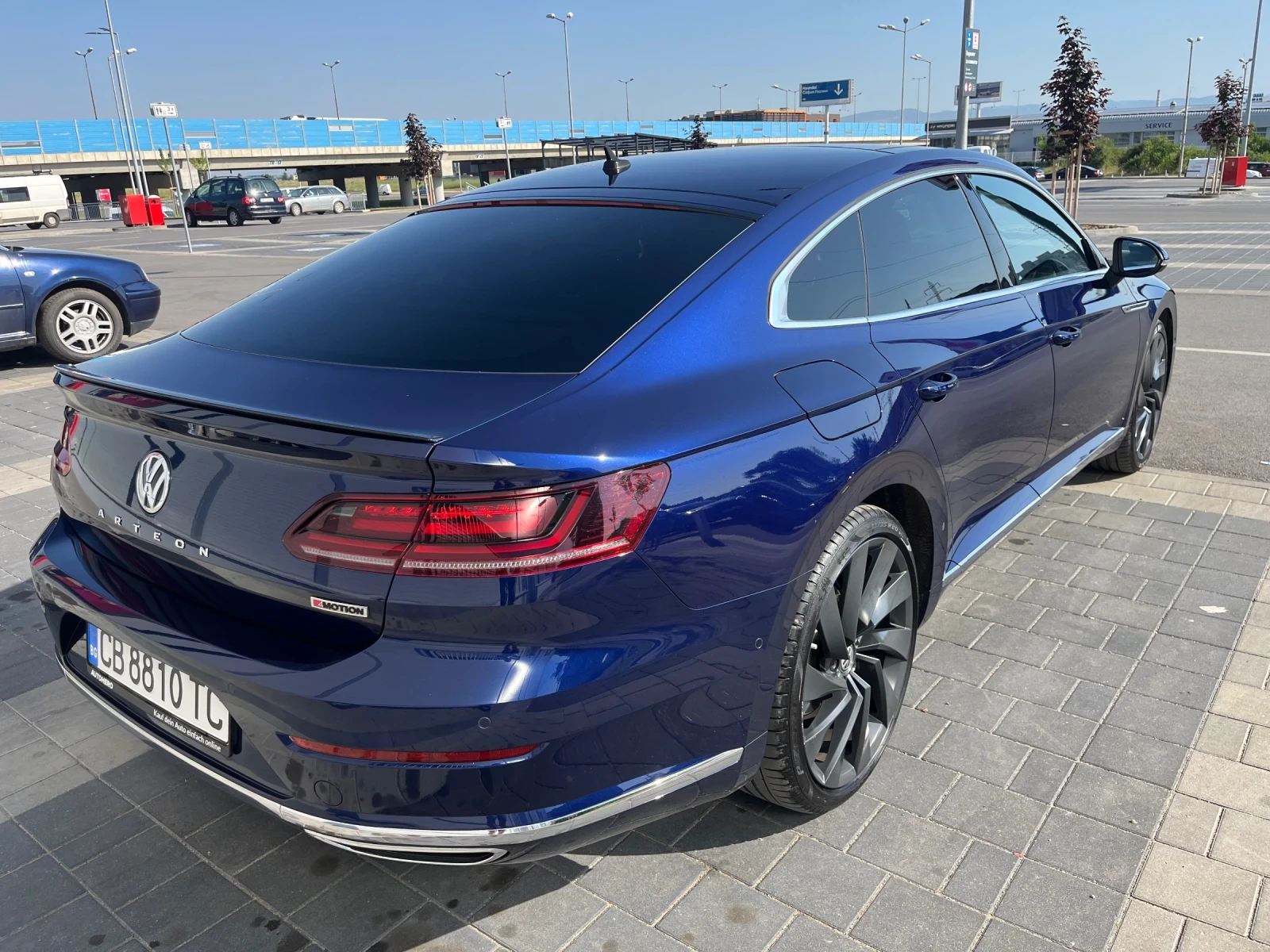 VW Arteon R-line 4x4 113000 км* Head-up* ПЕЧКА * 360 , снимка 9 - Автомобили и джипове - 54174164
