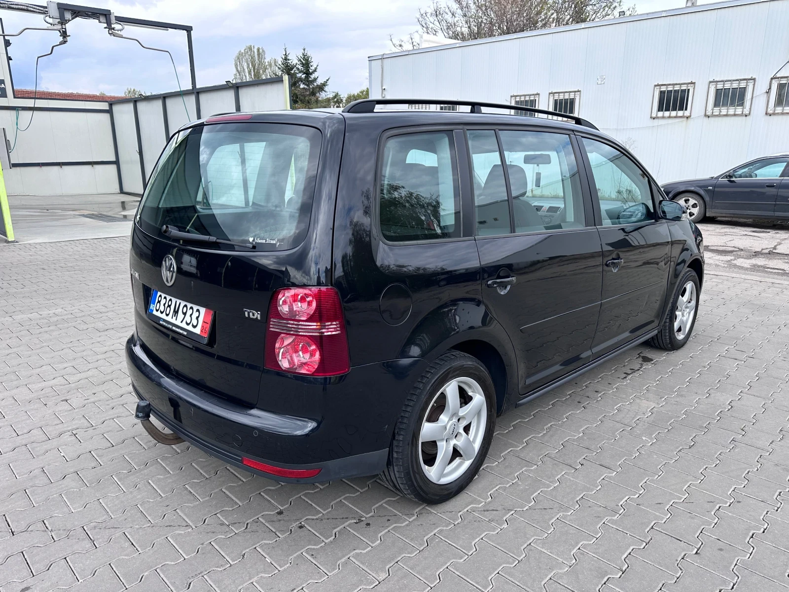 VW Touran 1.9 tdi, снимка 2 - Автомобили и джипове - 54285642