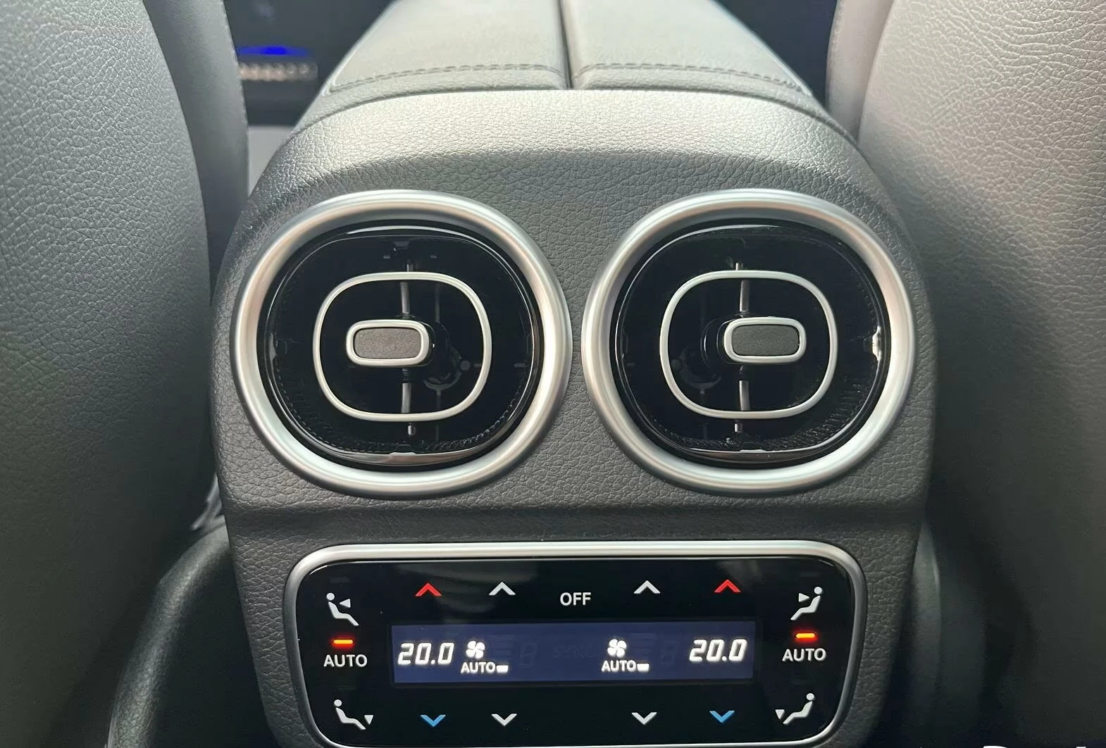 Mercedes-Benz C 300 300e 4MATIC AMG Premium Plus, снимка 4 - Автомобили и джипове - 54304256