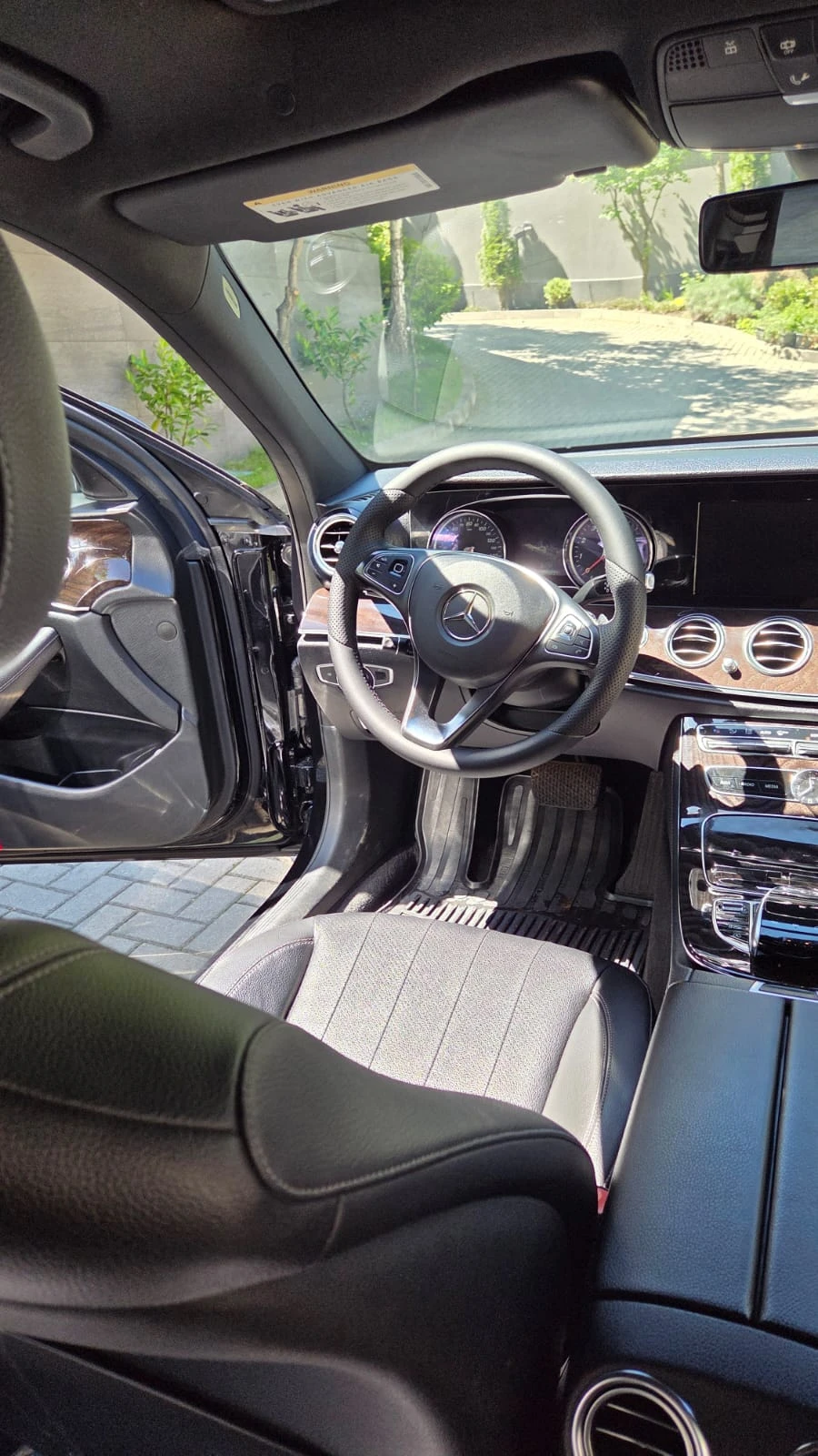 Mercedes-Benz E 300, снимка 15 - Автомобили и джипове - 54740766