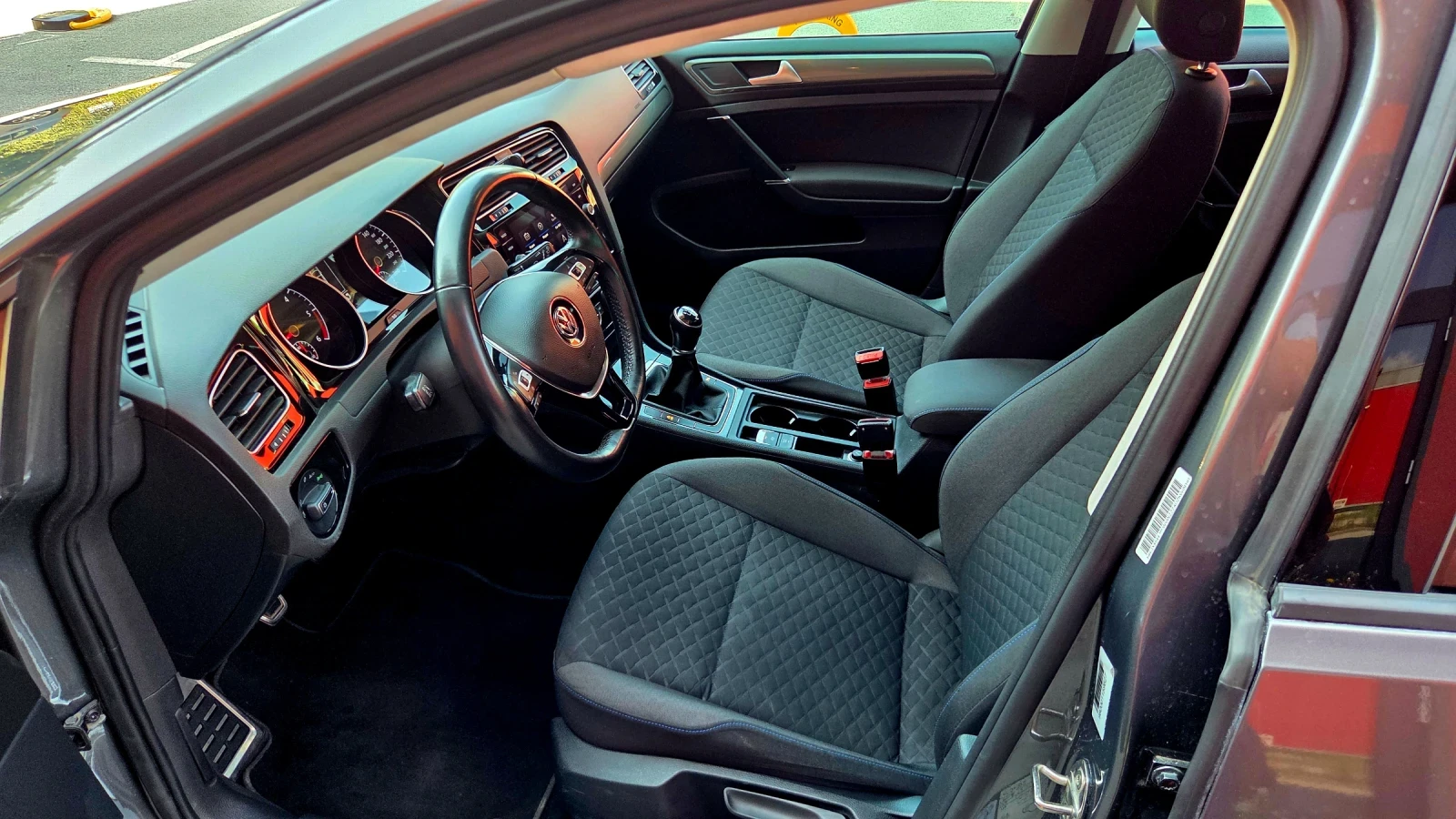 VW Golf 1.6 d, снимка 10 - Автомобили и джипове - 55330416