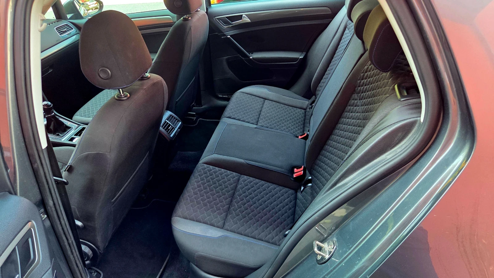 VW Golf 1.6 d, снимка 11 - Автомобили и джипове - 55330416
