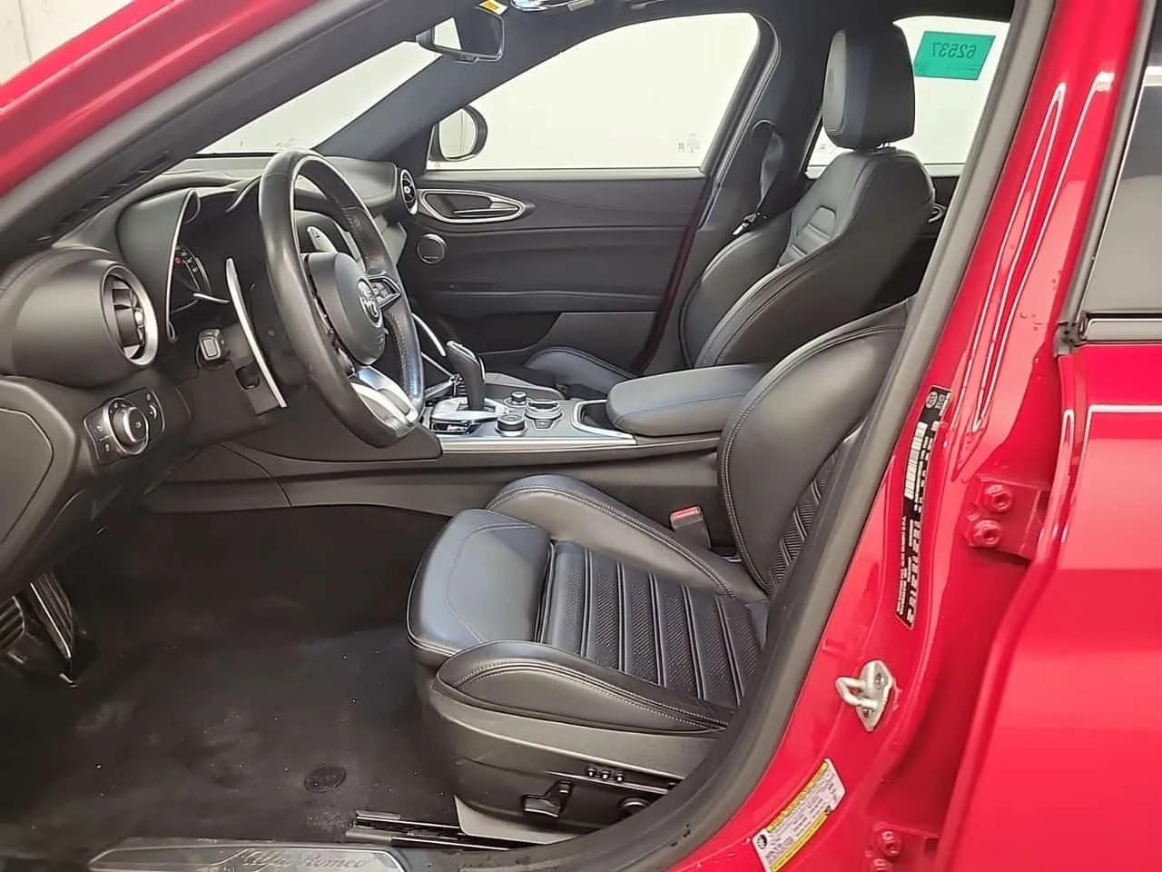 Alfa Romeo Giulia * VELOCE * 2.0T * 2023 * CARFAX * , снимка 5 - Автомобили и джипове - 55503459
