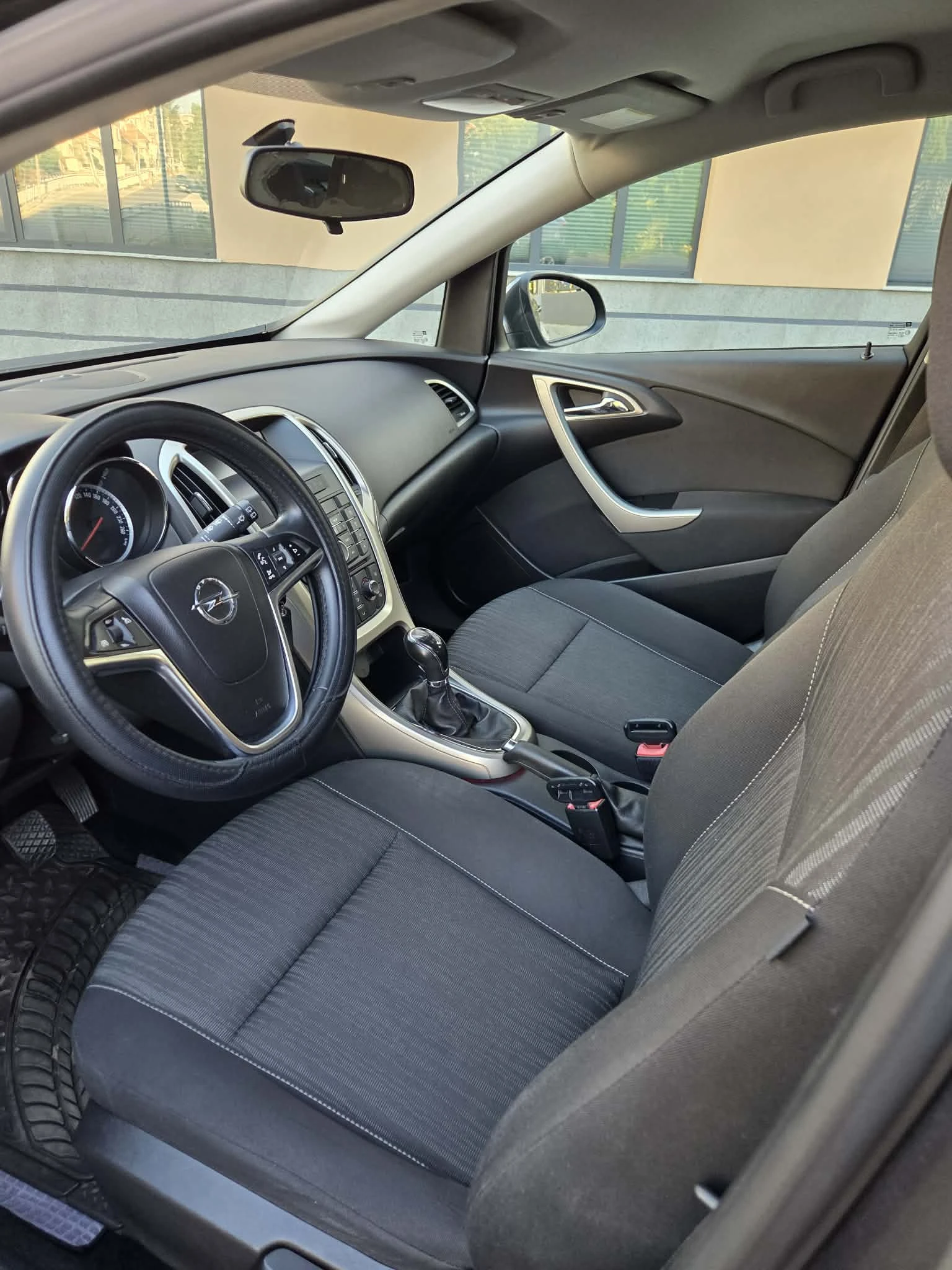 Opel Astra CDT, снимка 6 - Автомобили и джипове - 55781270