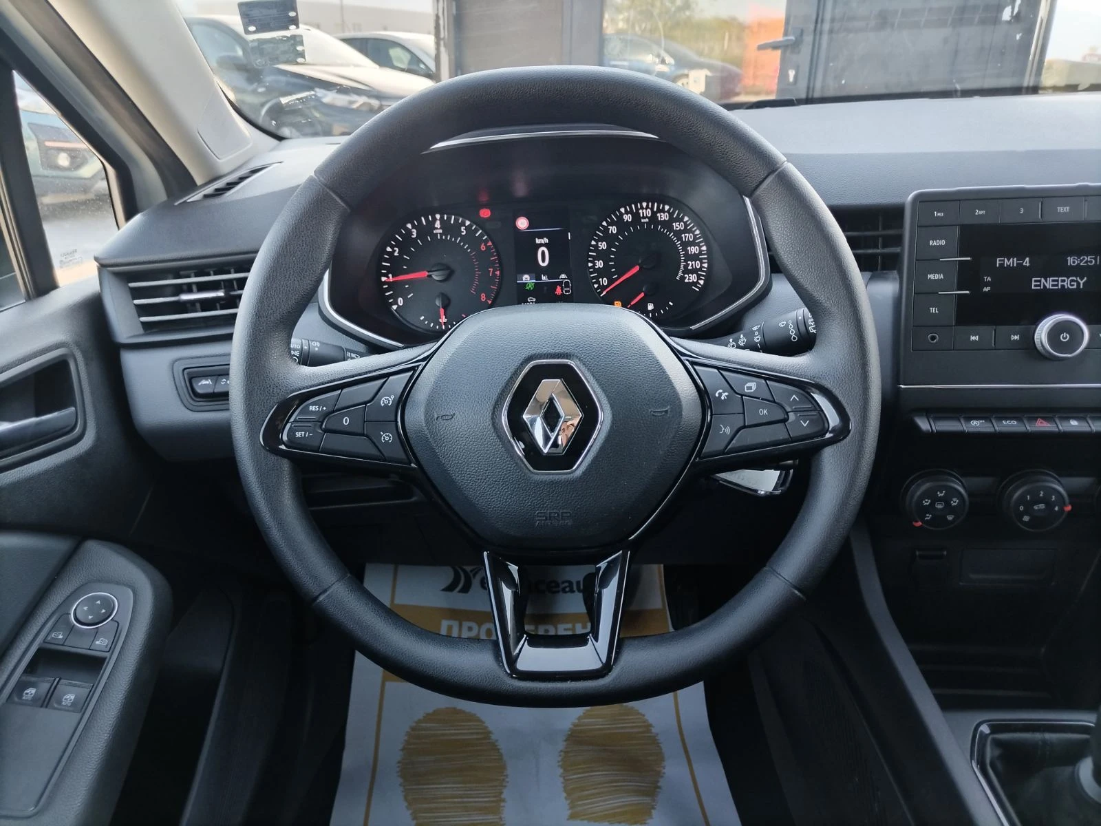 Renault Clio 1.0Tce/ 100к.с./Life, снимка 10 - Автомобили и джипове - 56131564