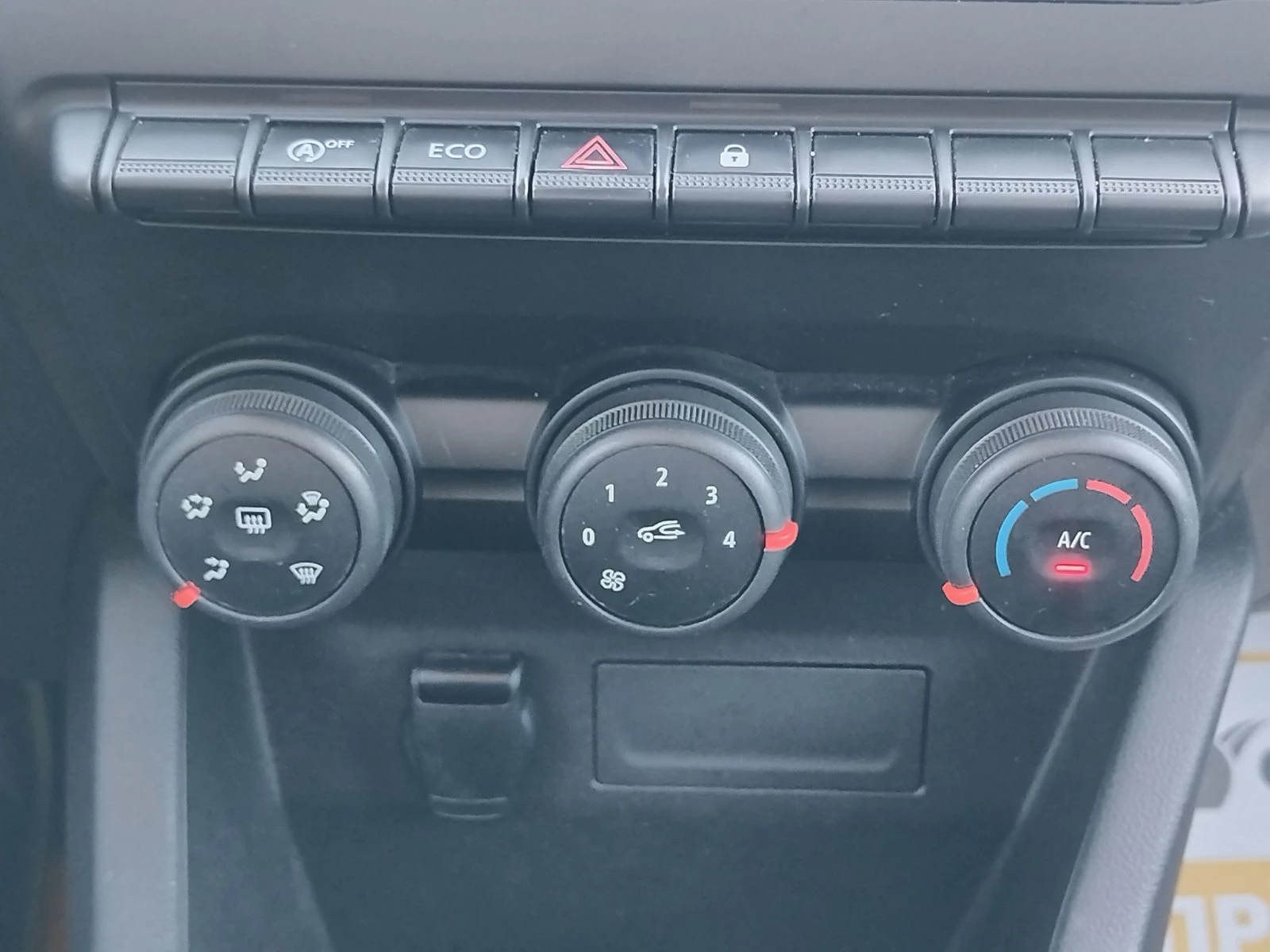 Renault Clio 1.0Tce/ 100к.с./Life, снимка 15 - Автомобили и джипове - 56131564