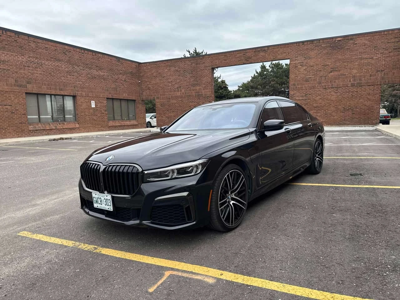 BMW 745 * 745Le xDrive* АВТОКРЕДИТ БЕЗ ПЪРВОНАЧАЛНА ВНОСКА