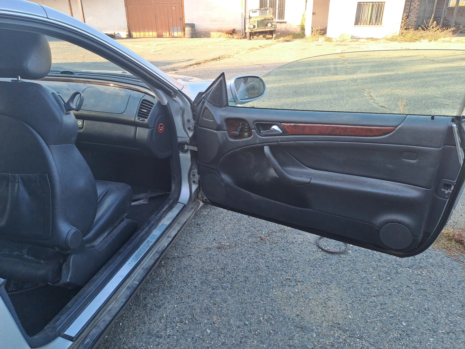 Mercedes-Benz CLK 230, снимка 3 - Автомобили и джипове - 56584964