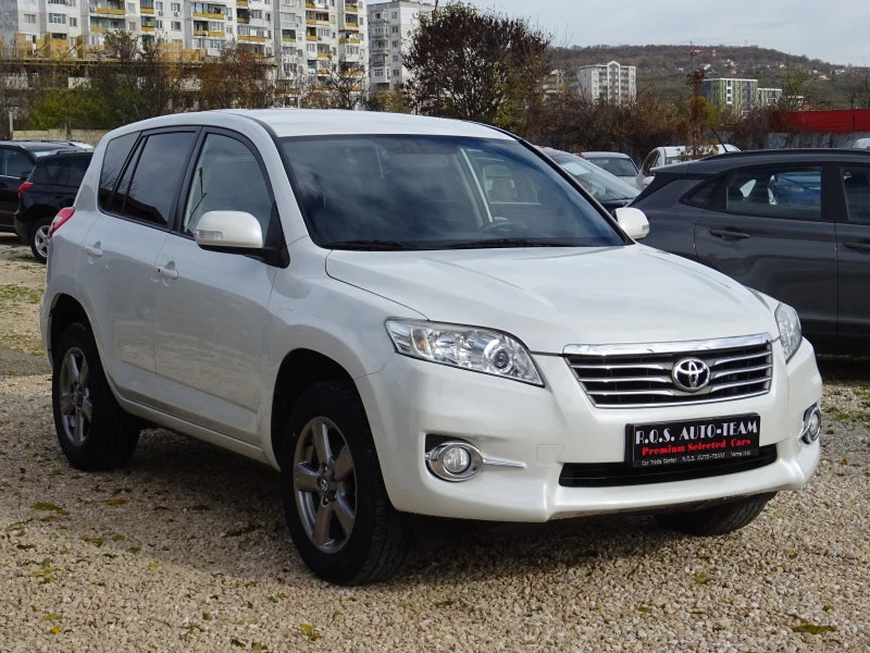 Toyota Rav4, снимка 6 - Автомобили и джипове - 48070272