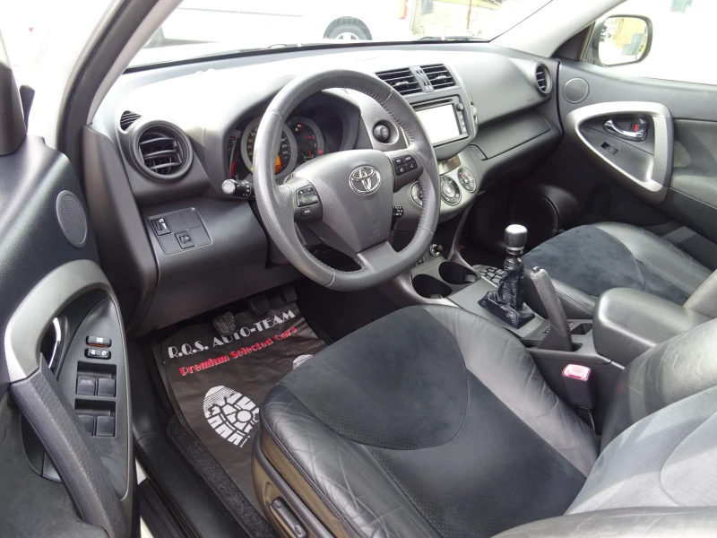 Toyota Rav4, снимка 9 - Автомобили и джипове - 48070272