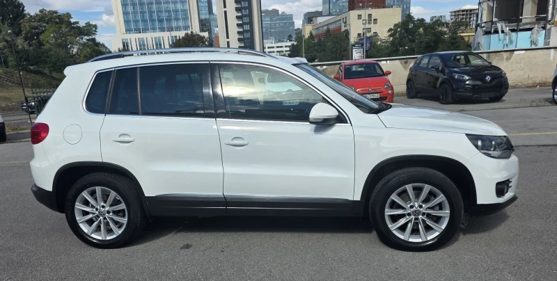 VW Tiguan 4x4, автоматик,  навигация, Евро 5, снимка 5 - Автомобили и джипове - 52003465
