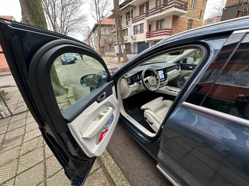 Volvo XC60 B5 2.0L 235hp AT8 AWD, снимка 15 - Автомобили и джипове - 53324417