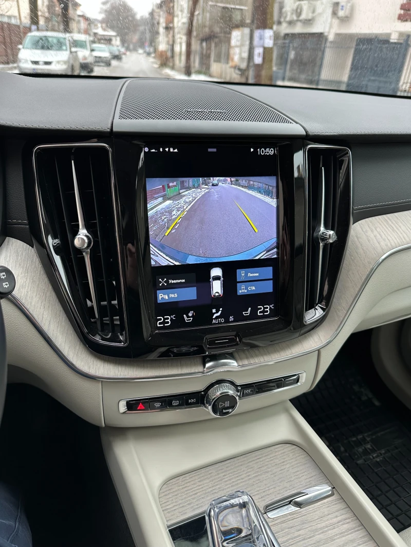 Volvo XC60 B5 2.0L 235hp AT8 AWD, снимка 9 - Автомобили и джипове - 53324417