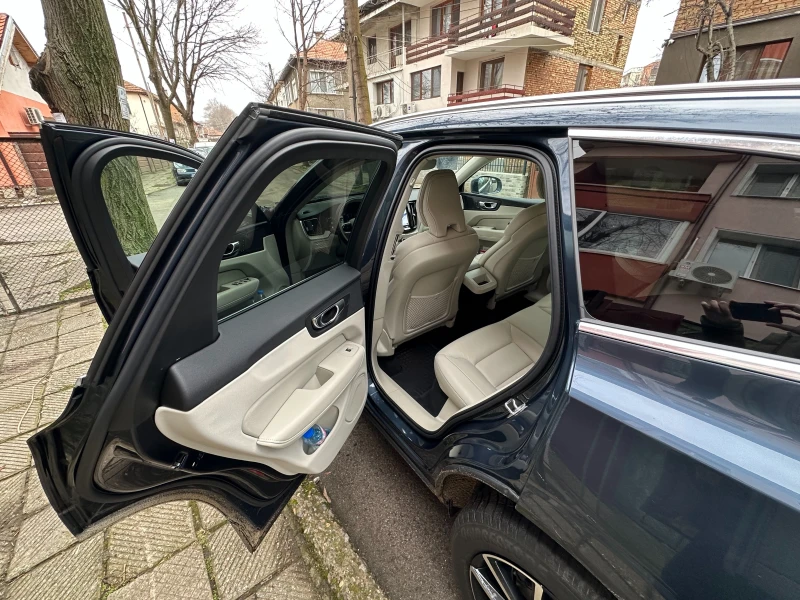 Volvo XC60 B5 2.0L 235hp AT8 AWD, снимка 14 - Автомобили и джипове - 53324417