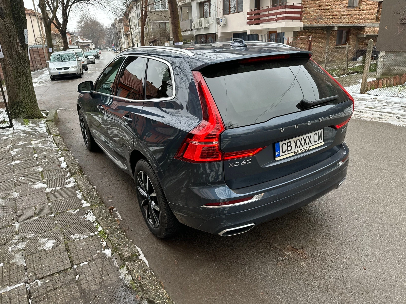 Volvo XC60 B5 2.0L 235hp AT8 AWD - изображение 6