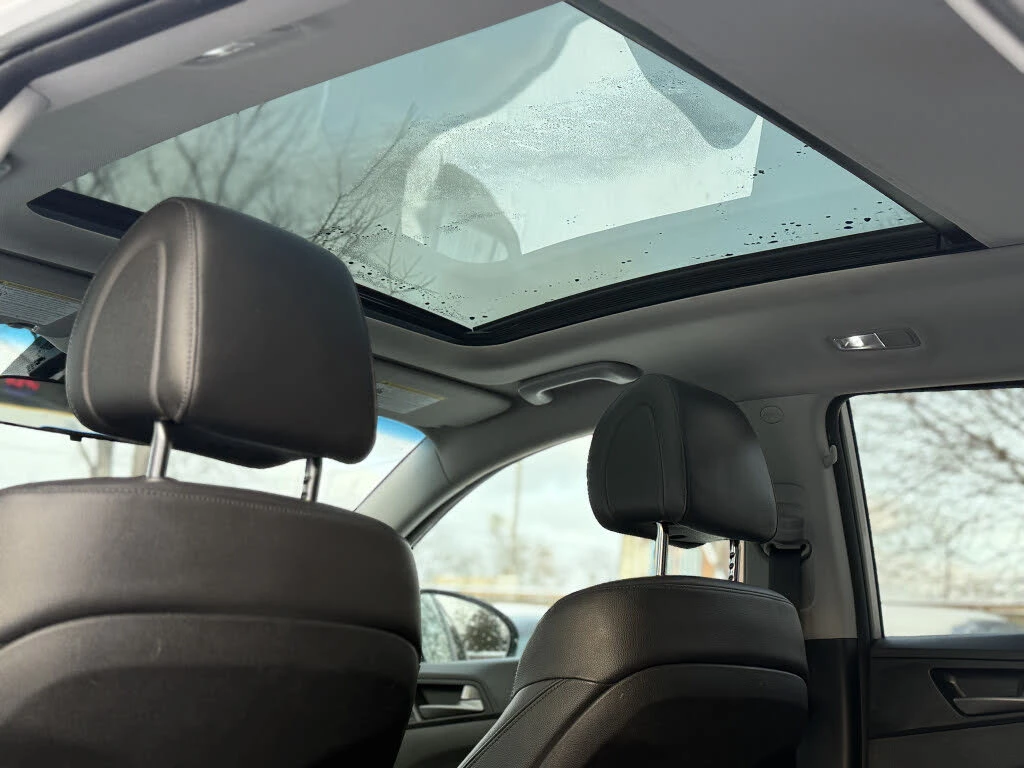 Hyundai Tucson 1.6 SE* АвтоКредит* (Цена до БГ), снимка 15 - Автомобили и джипове - 53849301