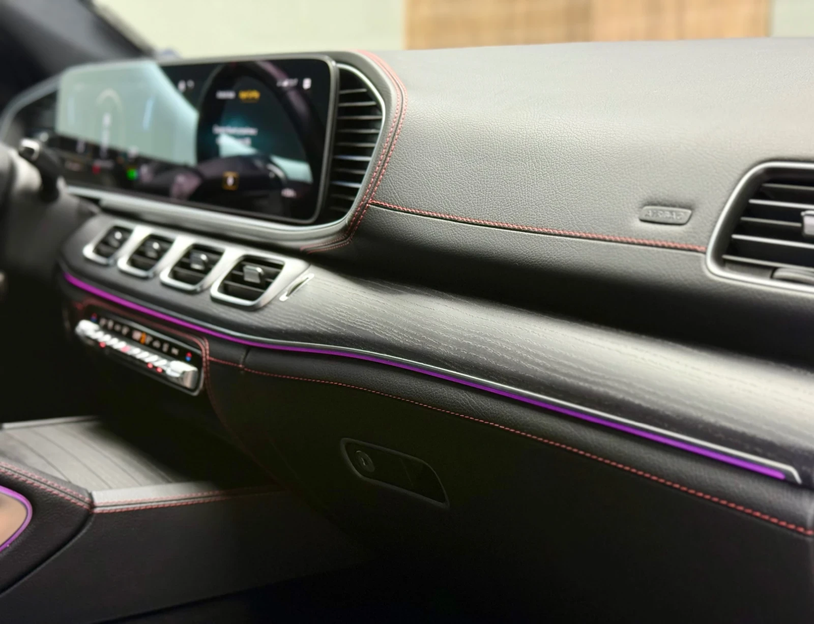 Mercedes-Benz GLE 53 4MATIC AMG 1-ви Собственик НОВ от Силвър Стар, снимка 10 - Автомобили и джипове - 53862859