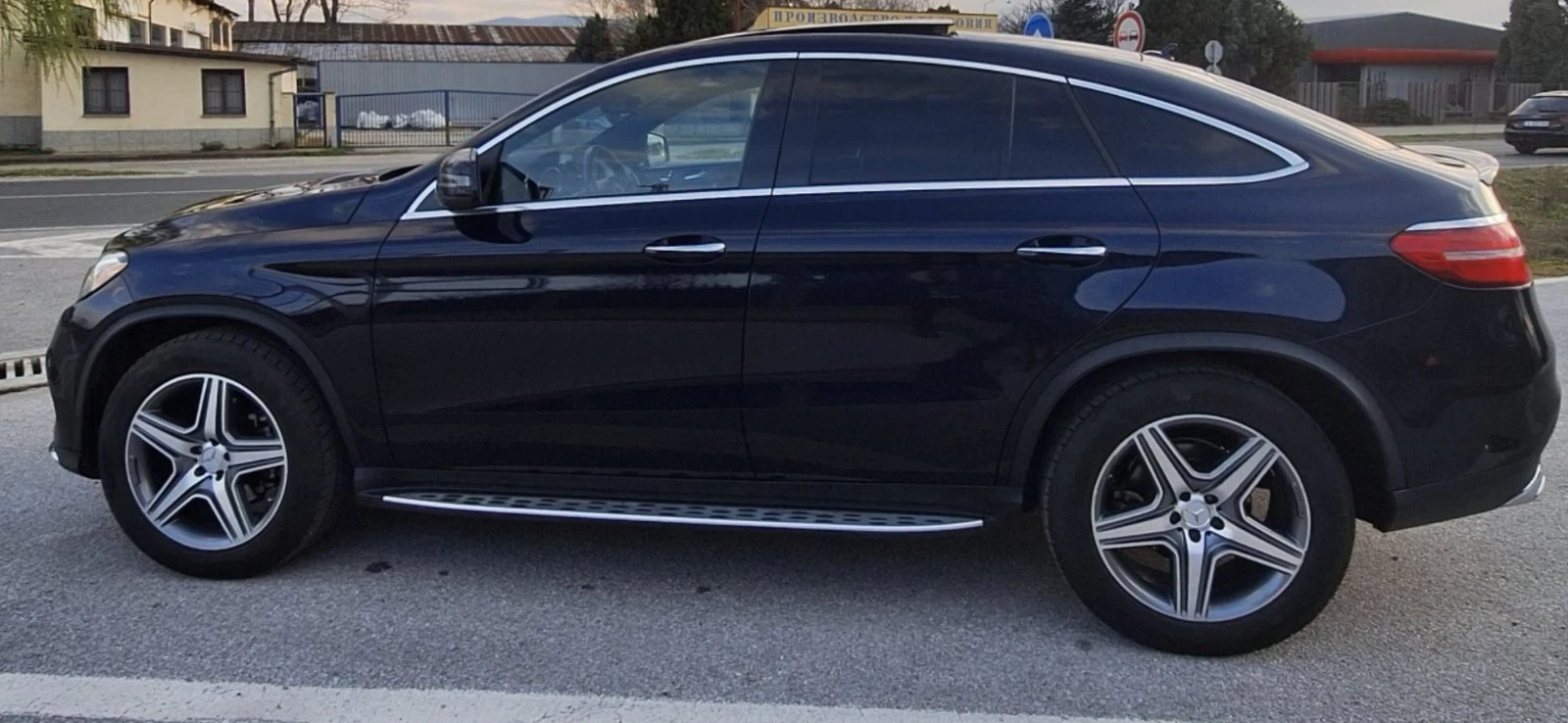 Mercedes-Benz GLE 350 Coupe AMG PREMIUM/ ОБДУХВАНЕ/ КАМ360/ G9, снимка 16 - Автомобили и джипове - 54325287